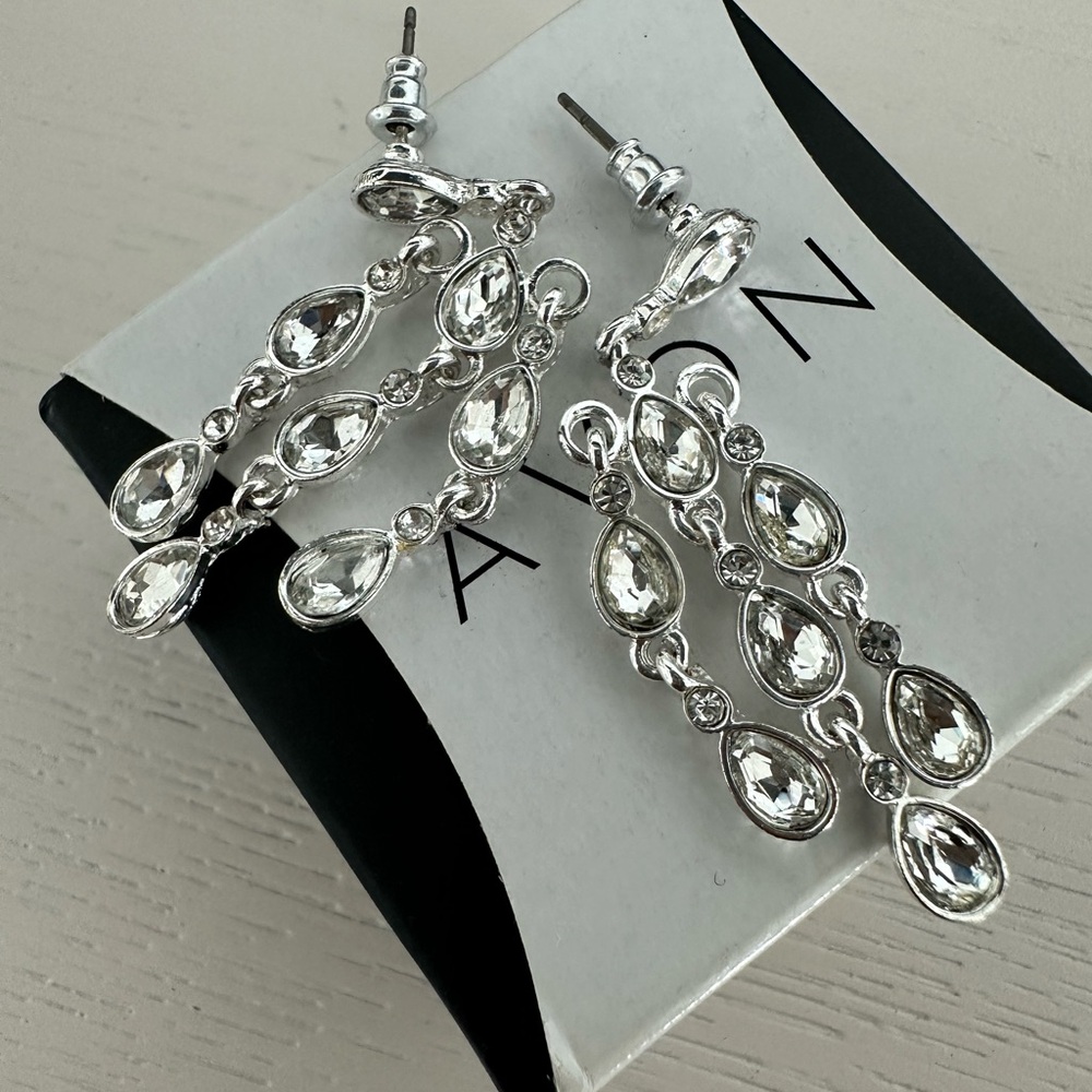 Avon Chandelier earrings New!